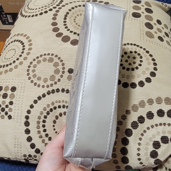 Purlisse  Silver Cosmetic Makeup Bag - Picture 11 of 14